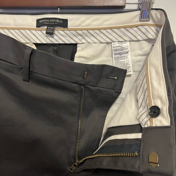 Banana Republic Aiden Slim Fit Dark Grey Chino - Picture 3 of 6